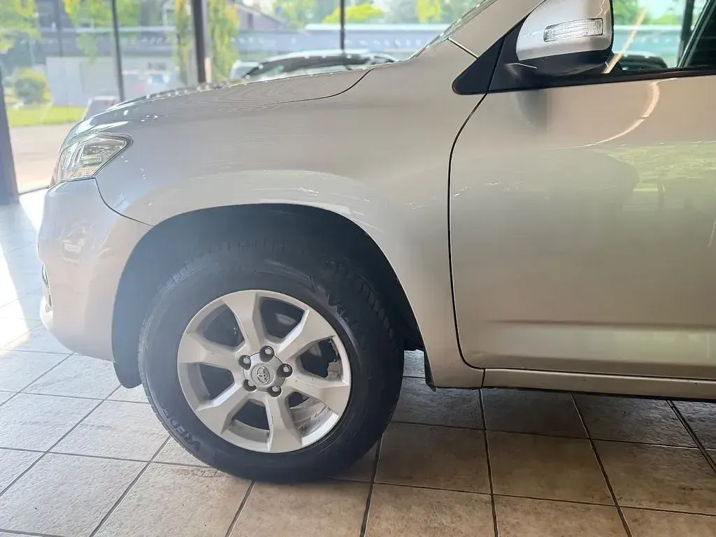 Gebraucht Toyota RAV4 Life 150 PS (110 kW) 2011 Silber SUV