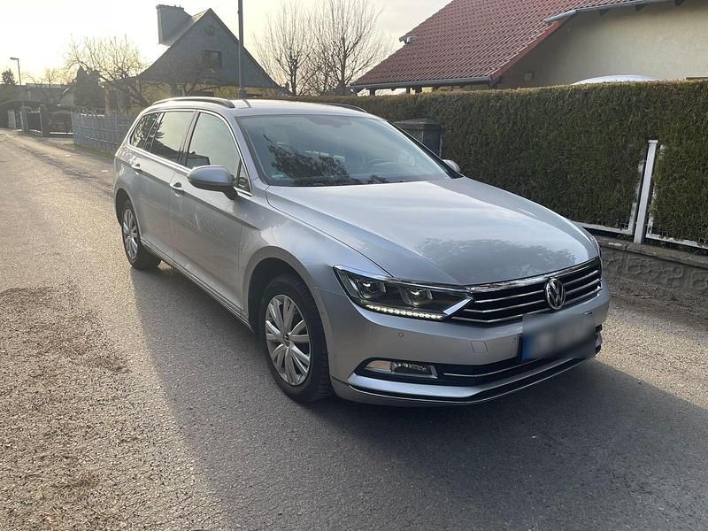 Gebraucht VW Passat 190 PS (139 kW) 2018 Silber Kombi