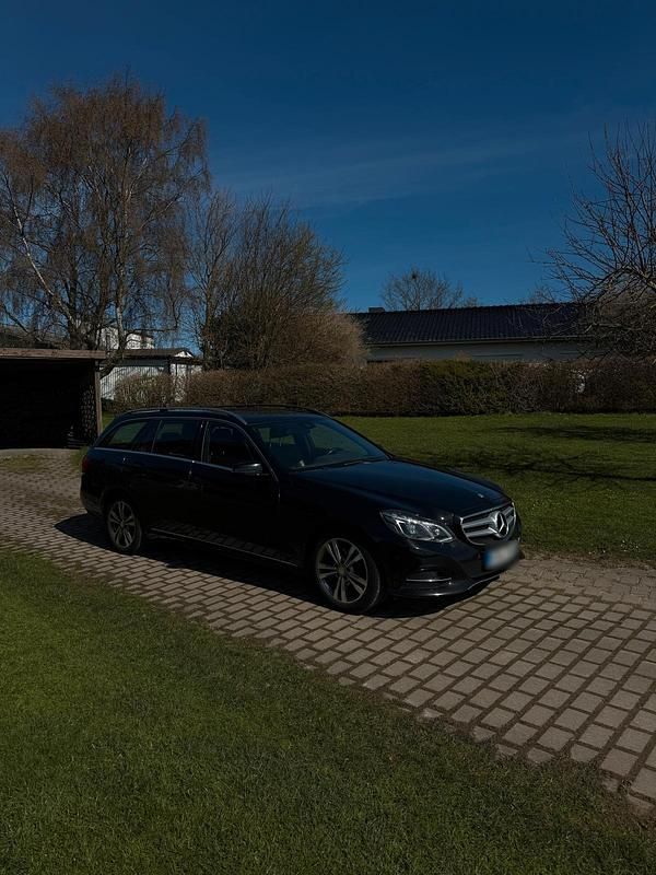 Gebraucht Mercedes E200 136 PS (100 kW) 2015 Schwarz Kombi