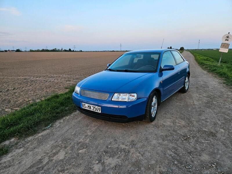 Blau Gebraucht 1997 Audi A3 Kleinwagen | 2.100 € (Fairer Preis) - Bild 1/4
