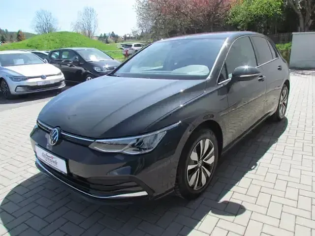 Używany VW Golf VIII Move 131 KM (96 kW) 2024 Szary Sedan/Limuzyna