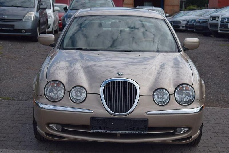 Braun Gebraucht 1999 Jaguar S-Type Executive Limousine | 3.999 € (Etwas zu teuer) - Bild 1/4