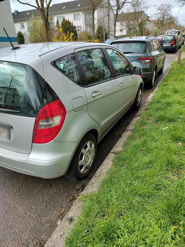 Gebraucht Mercedes A160 2011 Silber Kleinwagen