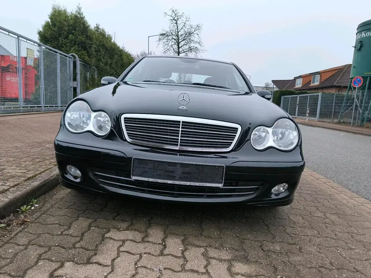 Gebraucht Mercedes C220 150 PS (110 kW) 2004 Schwarz Limousine