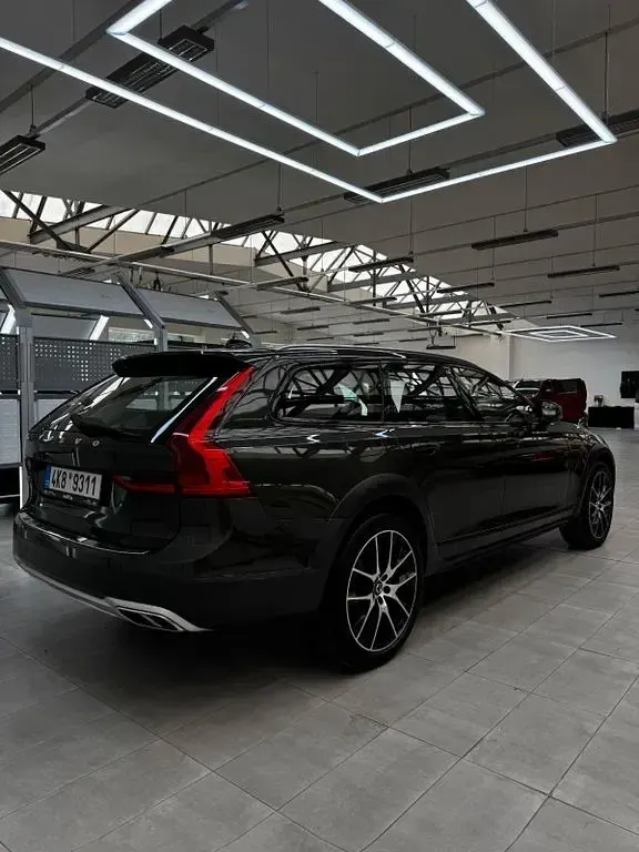 Gebraucht Volvo V90 CC 235 PS (172 kW) 2018 Braun Kombi