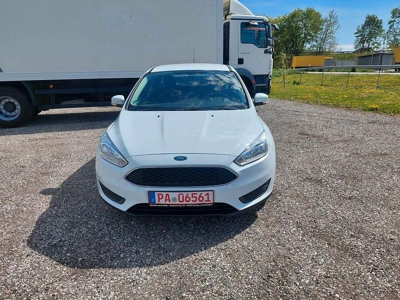 Usata Ford Focus 101 CV (74 kW) 2015 Bianco Berlina