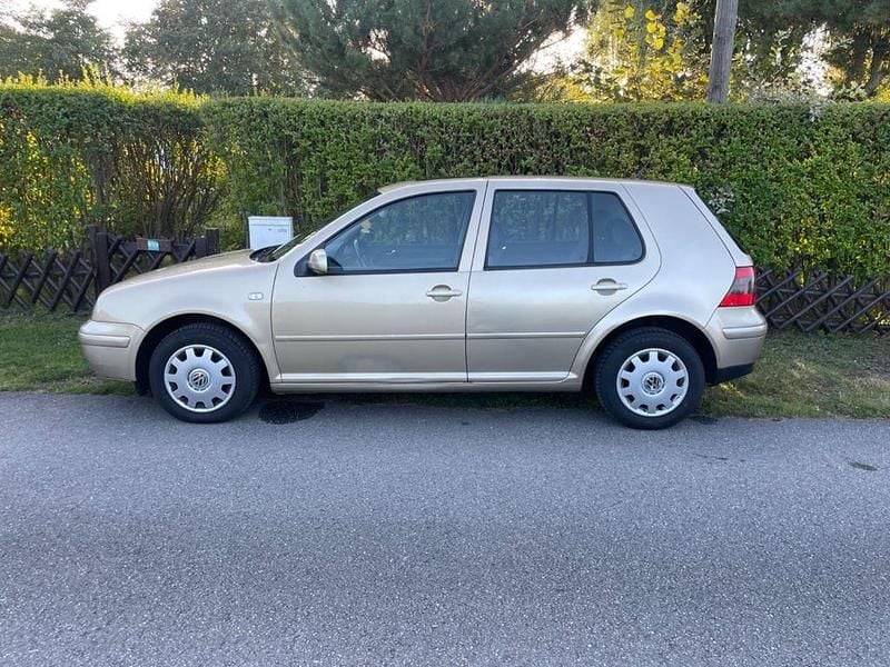 Gold Gebraucht 2003 VW Golf IV Limousine | 2.700 € (Guter Preis) - Bild 1/4