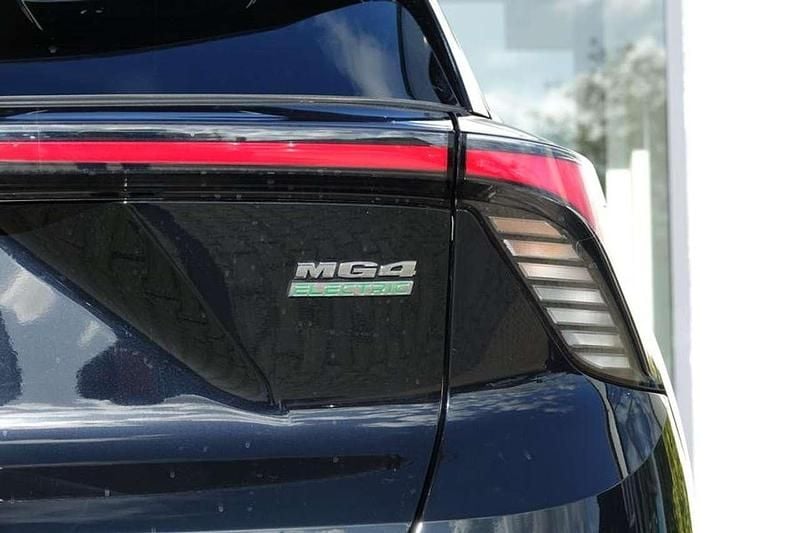 Gebraucht MG MG4 EV 319 kW (435 PS) 2024 Schwarz Kleinwagen