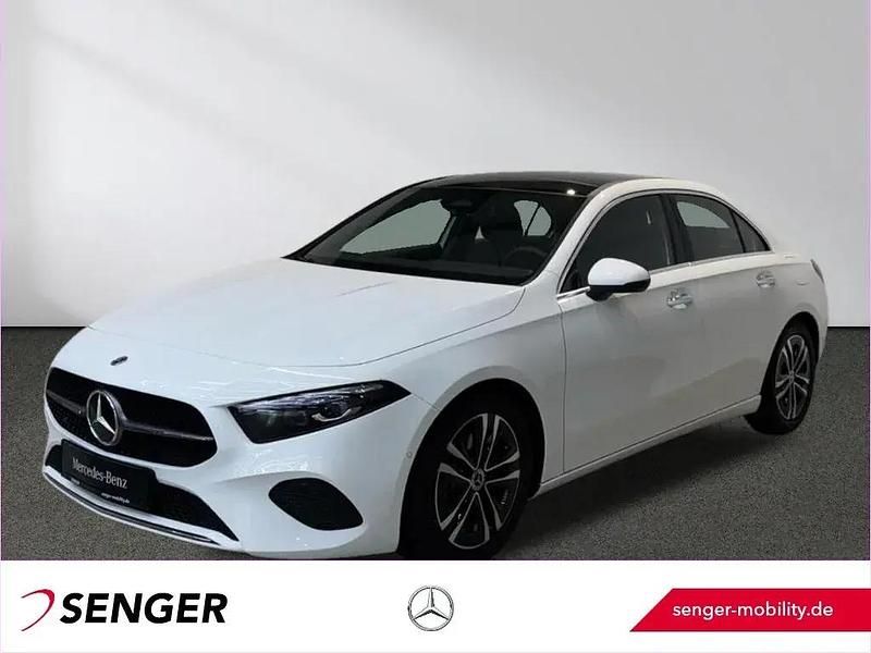 Weiß Gebraucht 2025 Mercedes A180 Progressive Limousine | 33.900 € (Teuer) - Bild 1/1