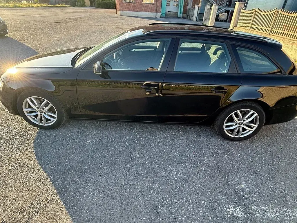 Gebraucht Audi A4 Ambiente 177 PS (130 kW) 2013 Schwarz Limousine