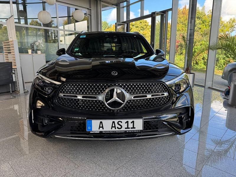 Gebraucht Mercedes GLC450 AMG 367 PS (269 kW) 2024 Obsidianschwarz metallic SUV