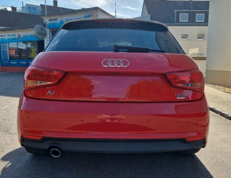 Gebraucht Audi A1 Sportback Sport 95 PS (69 kW) 2019 Rot Kleinwagen