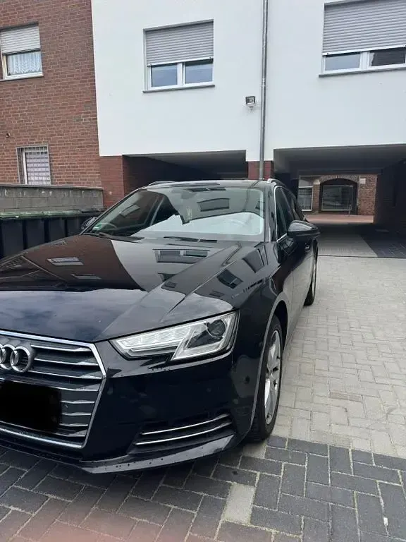 Gebraucht Audi A4 Ambiente 190 PS (139 kW) 2017 Schwarz Kombi