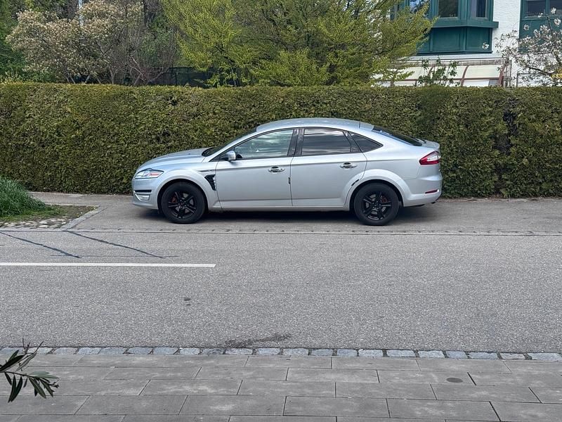 Usata Ford Mondeo 145 CV (106 kW) 2011 Grigio Berlina
