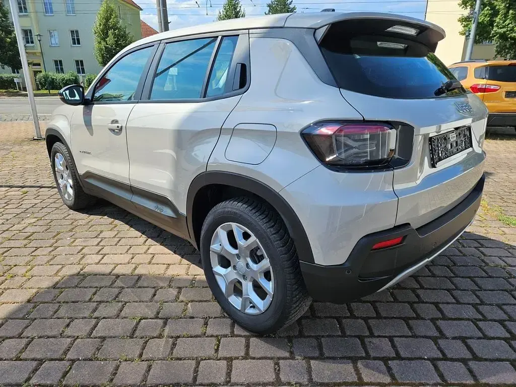Gebraucht Jeep Avenger Altitude 101 PS (74 kW) 2023 Silber SUV