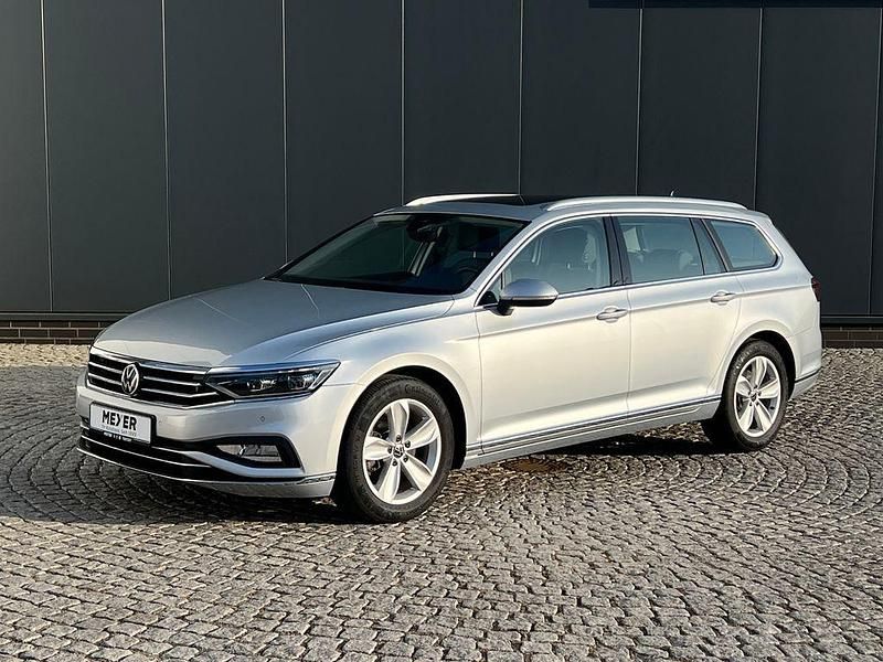 Gebraucht VW Passat Elegance 200 PS (147 kW) 2022 Scale silver metallic Kombi