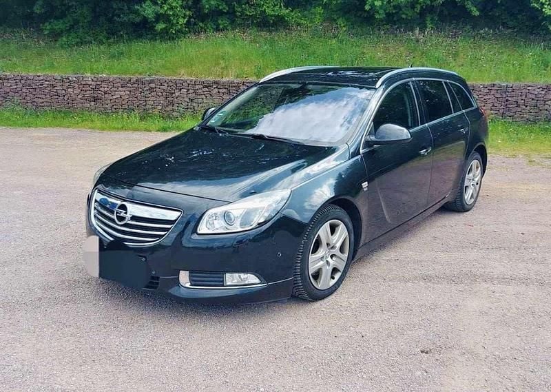 Gebraucht Opel Insignia Edition 160 PS (117 kW) 2010 Schwarz Kombi