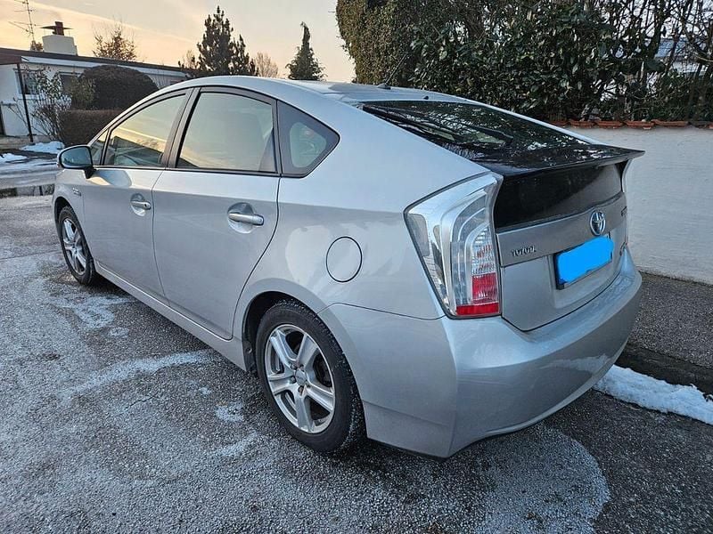 Gebraucht Toyota Prius Comfort 136 PS (100 kW) 2015 Schwarz Limousine