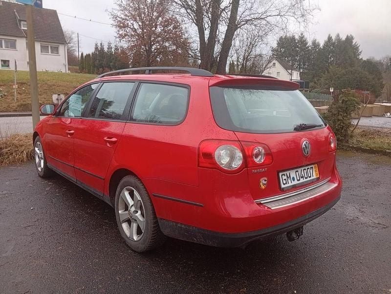 Gebraucht VW Passat Highline 160 PS (117 kW) 2010 Rot Kombi