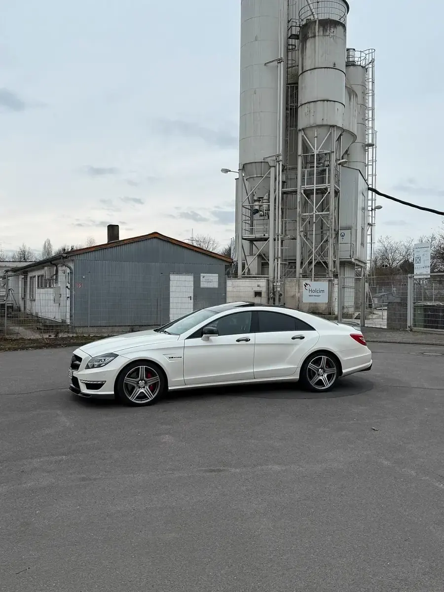 Gebraucht Mercedes CLS63 AMG AMG 525 PS (386 kW) 2012 Weiß Limousine