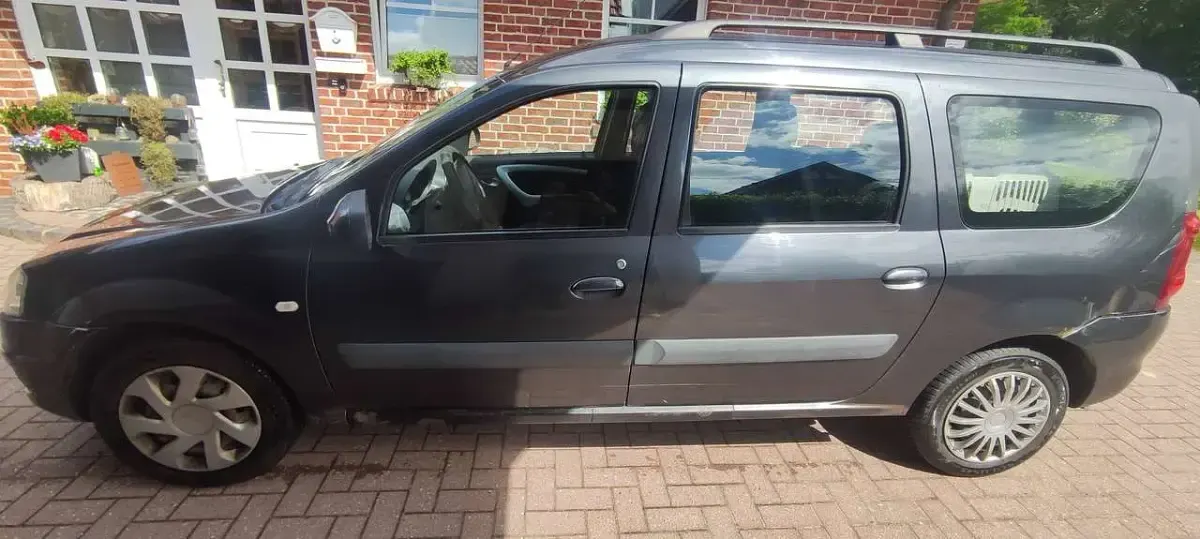 Gebraucht Dacia Logan MCV Lauréate 75 PS (55 kW) 2011 Grau Kombi