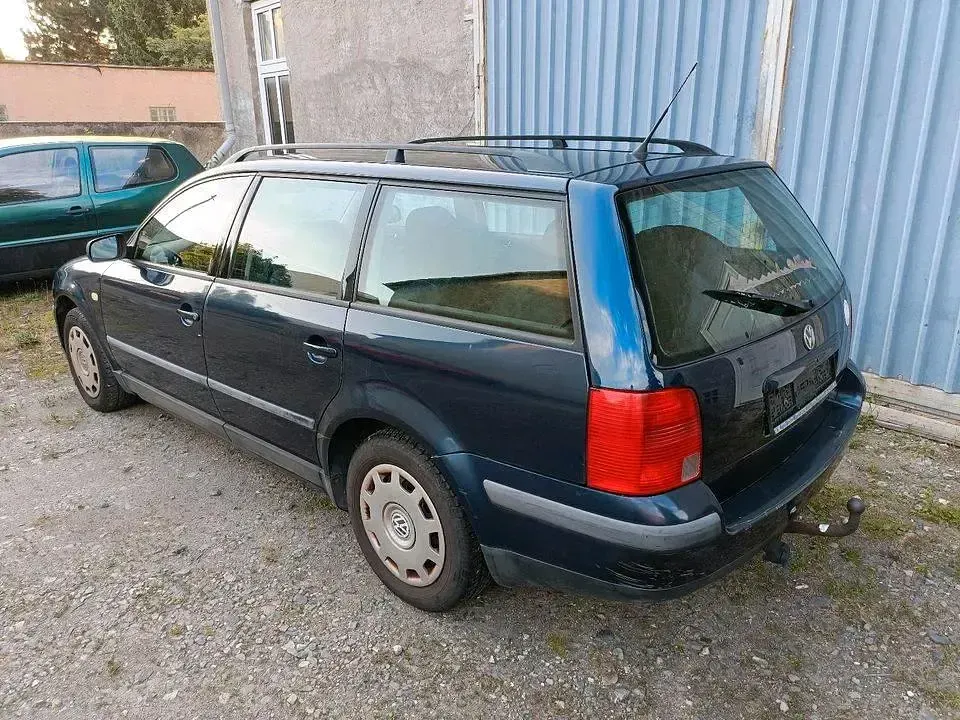 Gebraucht VW Passat 110 PS (80 kW) 1998 Blau Kombi