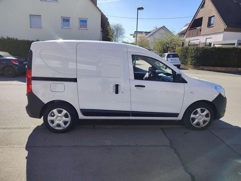 Gebraucht Dacia Dokker Ambiance 90 PS (66 kW) 2017 Gletscherweiss Van / Kleinbus