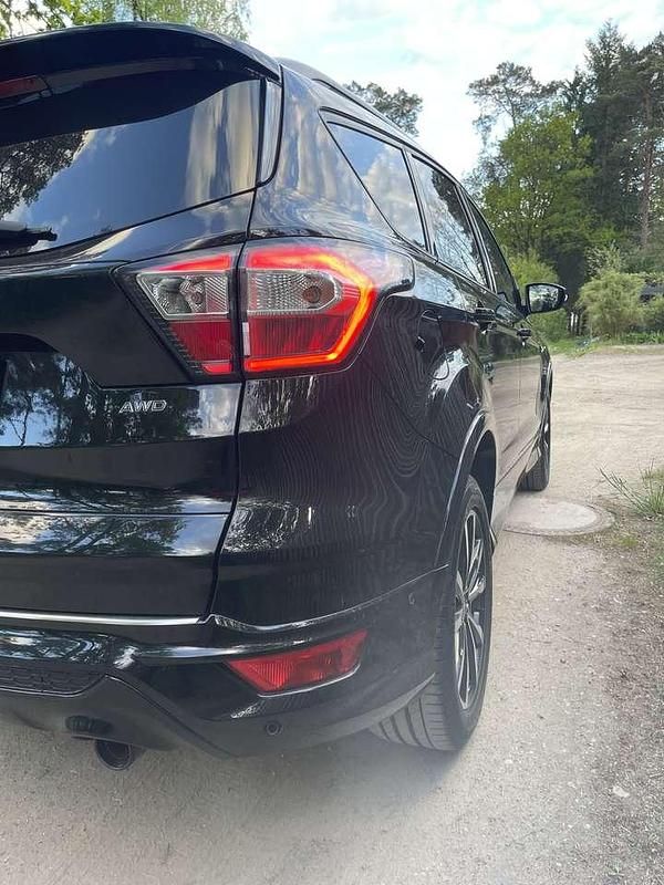 Schwarz Gebraucht 2019 Ford Kuga ST-Line SUV | 21.500 € (Etwas zu teuer) - Bild 1/4