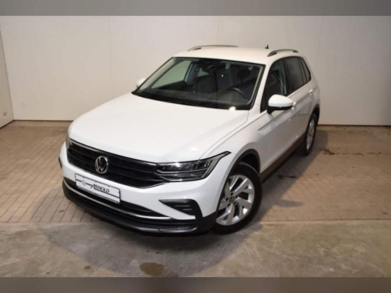 Gebraucht VW Tiguan United 122 PS (89 kW) 2021 Pure white SUV