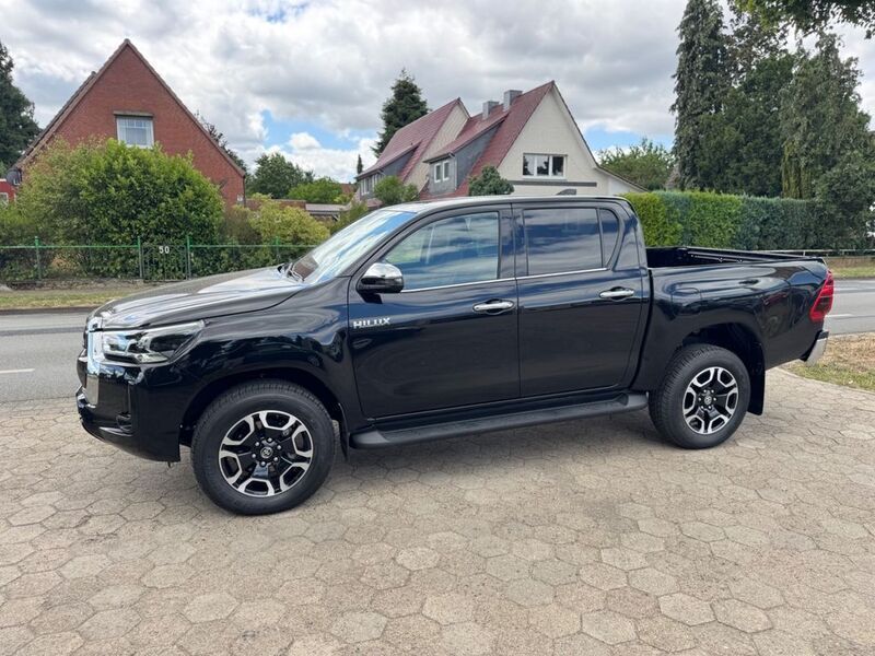 Schwarz Neu 2025 Toyota HiLux Executive Abholung | 49.990 € (Superpreis) - Bild 1/4