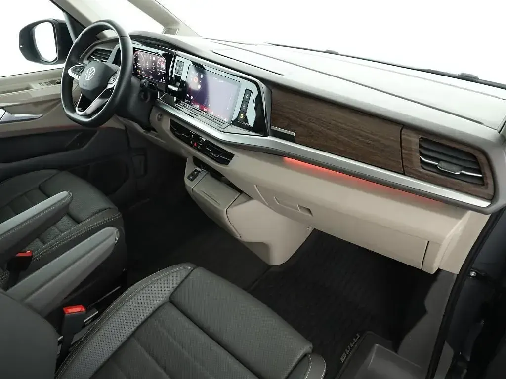 Gebraucht VW Multivan Style 204 PS (150 kW) 2024 Grau Van / Kleinbus