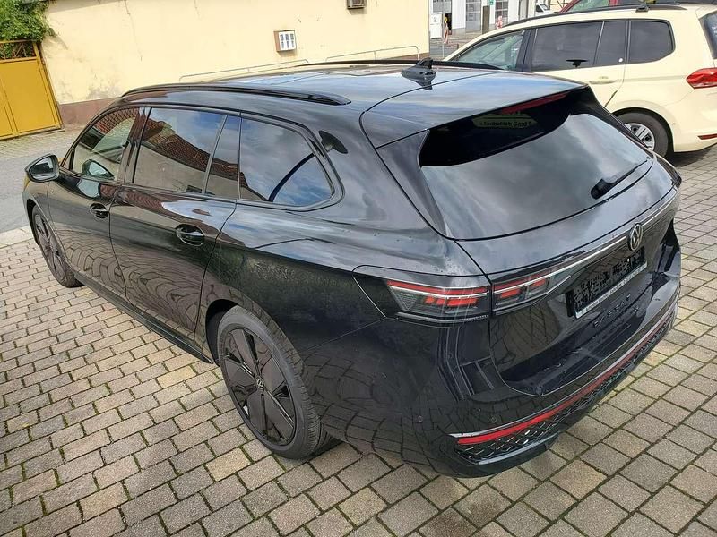 Neu VW Passat R-line 150 PS (110 kW) 2025 Grenadilblack Kombi