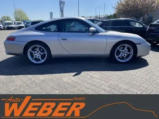 Używany Porsche 911 Carrera 320 KM (235 kW) 2002 Srebrny Coupe