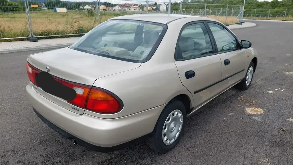 Gebraucht Mazda 323F Comfort 88 PS (64 kW) 1996 Beige Limousine