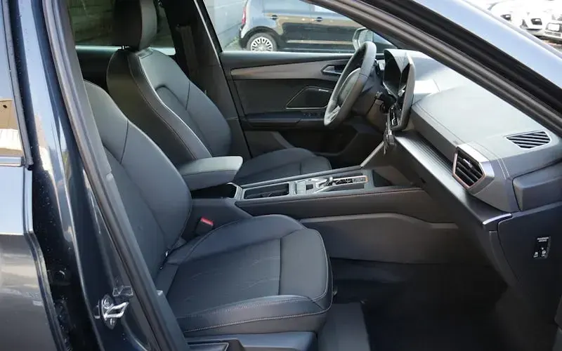 Usata Cupra Leon 150 CV (110 kW) 2024 Grigio Berlina