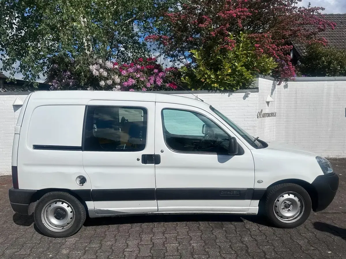 Gebraucht Citroën Berlingo 69 PS (50 kW) 2004 Weiß Van / Kleinbus