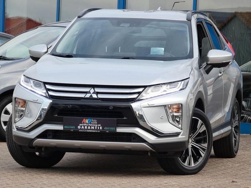 Silber Gebraucht 2018 Mitsubishi Eclipse Cross Top SUV | 16.990 € (Fairer Preis) - Bild 1/4