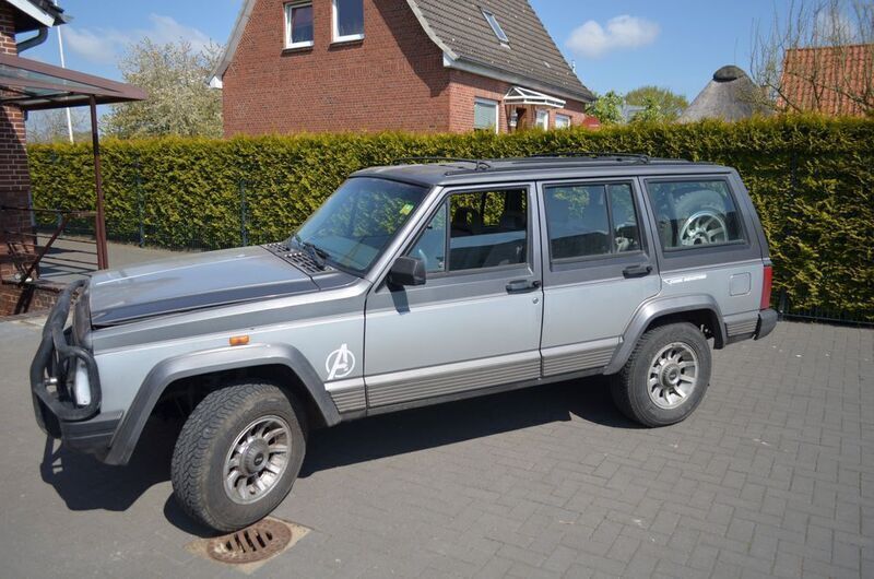Grau Gebraucht 1988 Jeep Cherokee SUV | 12.500 € - Bild 1/4