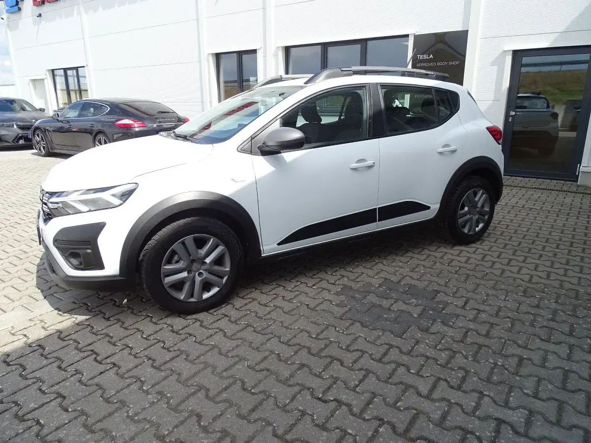 Gebraucht Dacia Sandero Expression 91 PS (66 kW) 2023 Weiß SUV