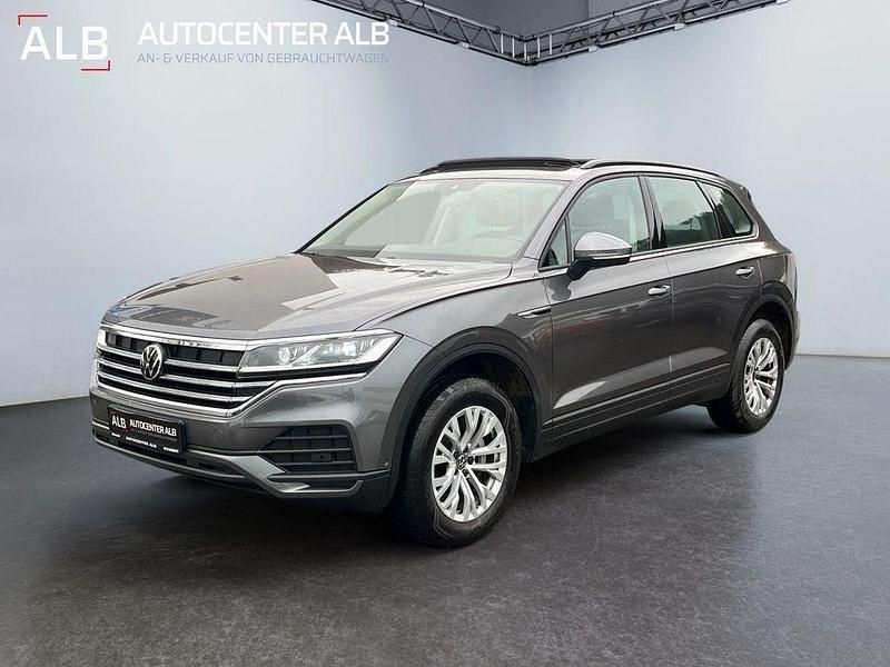 Grau Gebraucht 2023 VW Touareg Basis SUV | 48.990 € (Teuer) - Bild 1/4