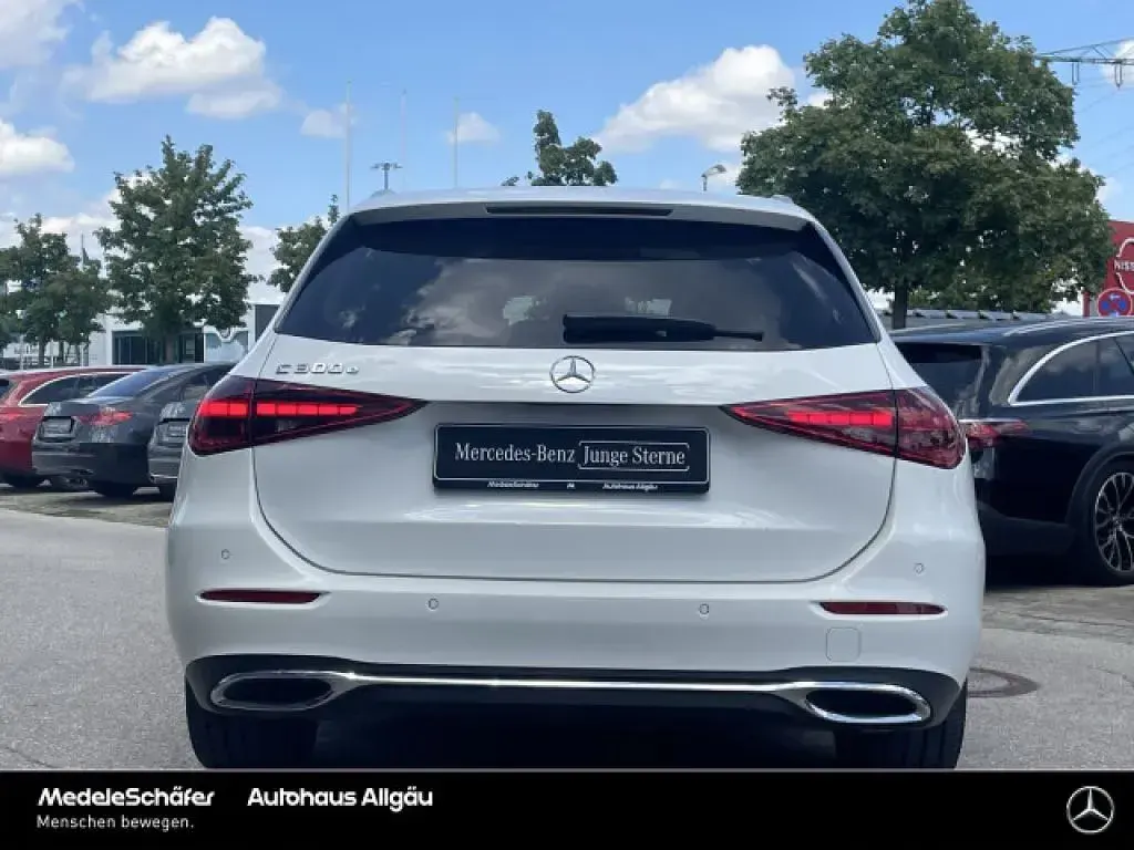 Gebraucht Mercedes E300 Avantgarde 204 PS (150 kW) 2025 Polarweiß uni Kombi