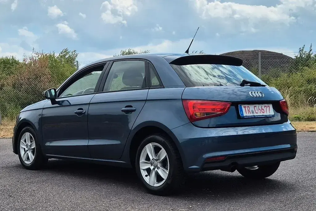 Gebraucht Audi A1 Sportback Sport 82 PS (60 kW) 2017 Blau Kleinwagen