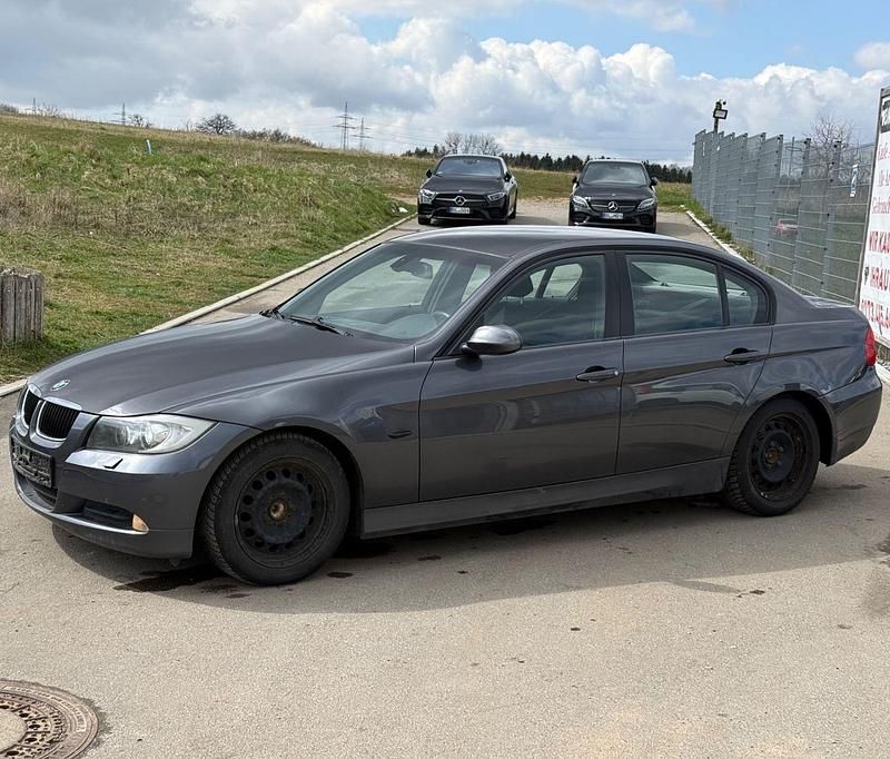Gebraucht BMW 318 Advantage 143 PS (105 kW) 2008 Grau Limousine
