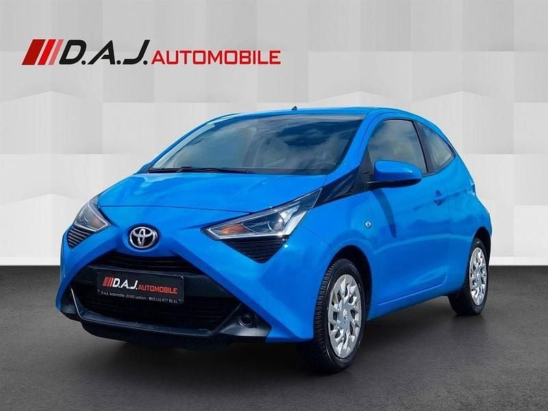 Blau Gebraucht 2018 Toyota Aygo X-play Kleinwagen | 5.980 € (Fairer Preis) - Bild 1/1
