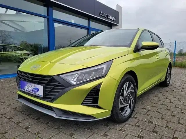 Gebraucht Hyundai i20 Select 79 PS (58 kW) 2025 Grün Kleinwagen