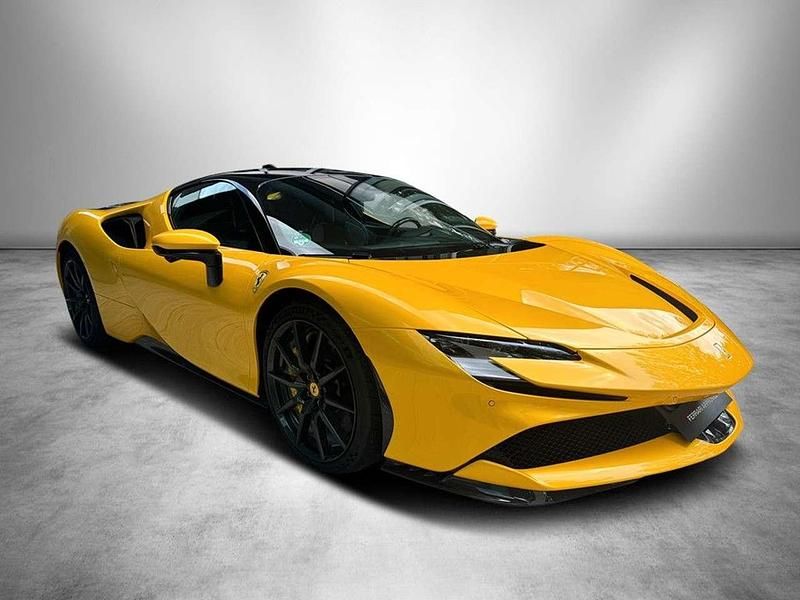Gebraucht Ferrari SF90 1006 PS (739 kW) 2023 Giallo triplo strato Coupé