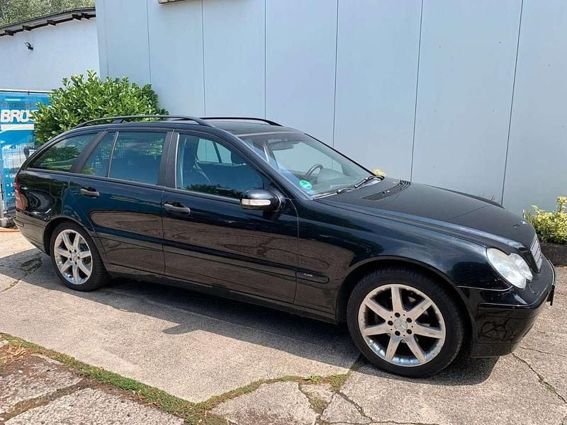 Schwarz unilack Gebraucht 2002 Mercedes C220 Kombi | 4.295 € (Teuer) - Bild 1/4