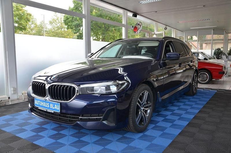 Tansanitblau Gebraucht 2023 BMW 540 Sport Line Kombi | 37.490 € (Superpreis) - Bild 1/4