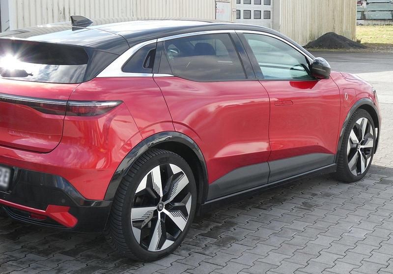 Gebraucht Renault Megane E-Tech 161 kW (220 PS) 2022 Rot Kleinwagen