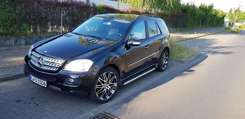 Gebraucht Mercedes ML350 272 PS (200 kW) 2005 SUV